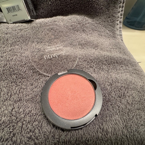 Makeup Bundle for Eyes and Cheeks - Picture 2 of 16